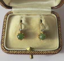 Boucles d’oreilles dormeuses anciennes Jade - Or jaune massif 18 carats Platine