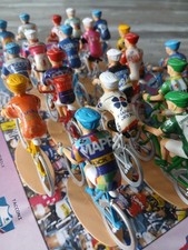 RARE ,2002 Trophée  Peloton Cyclistes Miniatures, L’échappée  Infernale. 1/32eme