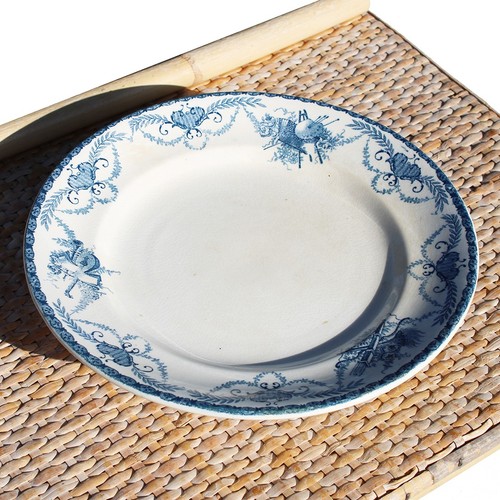Ancienne assiette montée - , en