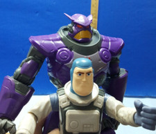 Figurines articulées en 12 points BUZZ l'éclair et ZURG de 2021 de Disney Pixar