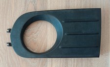 Cache de phare antibrouillard (côté droit) 8z0807490D