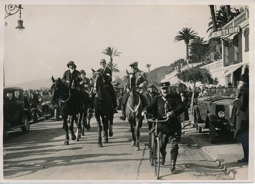 Cannes 1930 arrivée raid - c.,