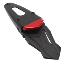 Support plaque universel avec feu ar a leds wing rouge + eclairage plaque 9 leds