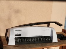 Relieuse A4 perforeuse