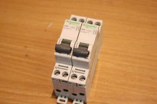 Occasion : 2X Schneider Electric 21010 Disjoncteur modulaire 1p+n 10A courbe B