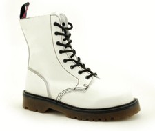 Nevermind 8 Œil Bottes Bombay