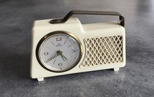 RÉVEIL Vintage En Forme De Radio En  Bakélite, Crème, Meister - Anker, Art Déco