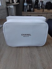 trousse de maquillage blanche