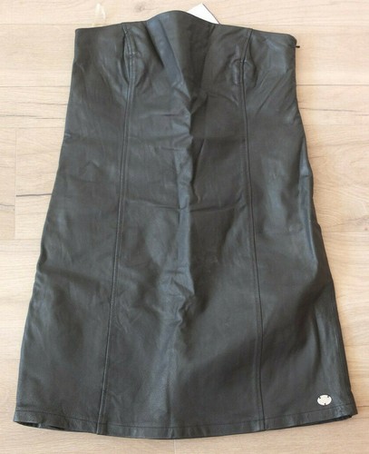 Une robe bustier cuir - une,