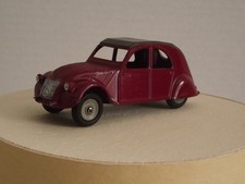 VRAI DINKY TOYS    CITROEN  2 CV   grenat    ref : 535