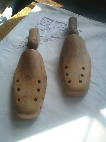 Bottes embauchoirs bois
