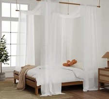 Magnifique auvent de lit ( baldaquin) très original avec sa structure flottante