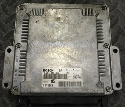 Calculateur moteur peugeot - calculateur,