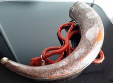 Ancienne corne à poudre décorative en cuivre / 58 cm 915 g