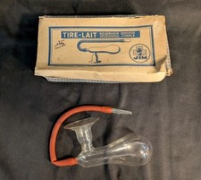 Ancien Tire Lait en Verre Soufflé dans Sa Boîte d'origine, JIM