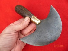 couteau à pied demi lune