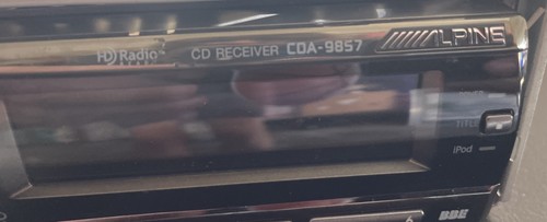 Alpine cda 9857 old - -,