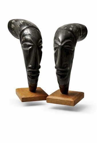 Paire sculptures corne - sculptures, en