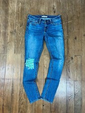 Jean Levi’s 711 skinny bleu