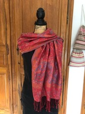 ECHARPE - ETOLE  100%  SOIE -  beau motif - 185 x 53 cm