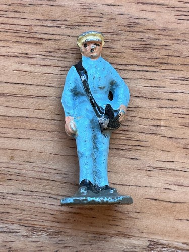 Figurine ancienne métal peint