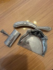 Ensemble nettoyage table pelle poinconne balayette roulette vintage chateau arge