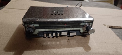 Ancienne radio voiture s - radio, 70's