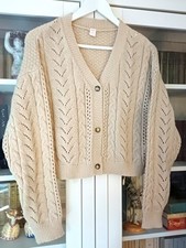 Joli Pull en mailles ajourées beige
