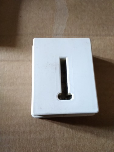 Prise téléphone saillie - ,