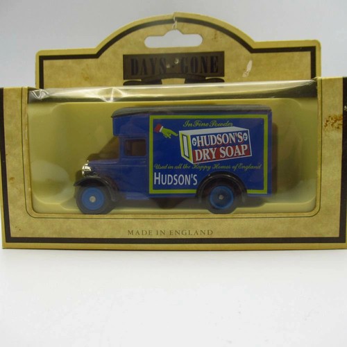 Voiture miniature ancienne - miniature,