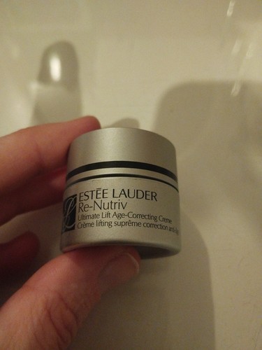 Nutriv estee lauder - estee,