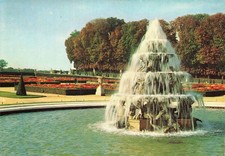 78 VERSAILLES PYRAMIDE