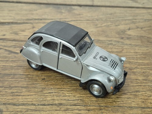 Voiture miniature citroën - citroën, 2cv
