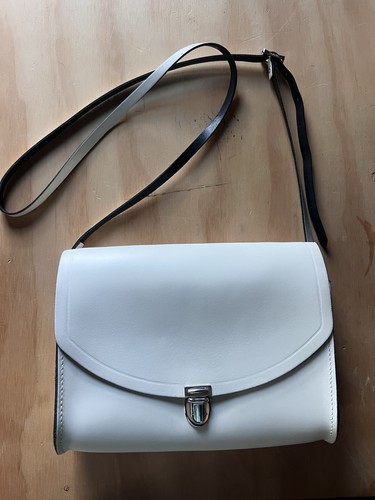 Euc cambridge satchel - cambridge, company