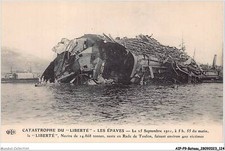 AIPP9-0949 - BATEAU - CATASTROPHE DU LIBERTE  - LES EPAVES