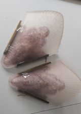 Paire d'appliques en verre moulé "Style Art Déco". Electrifiées