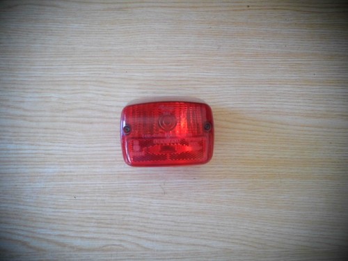 Feu rouge peugeot - rouge,
