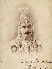 Théâtre, Européen en Costume Oriental, A Identifier vintage albumen print dedica