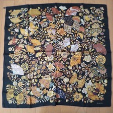 HERMES Silk Scarf Fleurs et