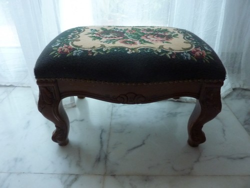 Ancien tabouret bois - ,, dessus