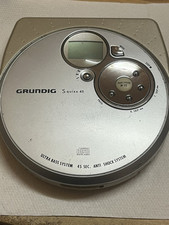 GRUNDIG PORTABLE CD PLAYER