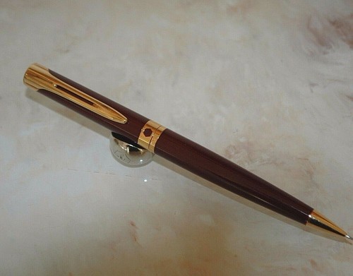 Magnifique stylo porte - magnifique,