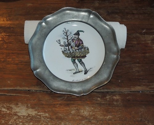 Assiette murale porcelaine - , /