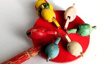 Ancien jouet bois poules qui picorent