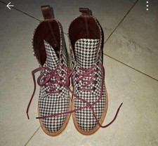 dc martens taille 41 portée  une seul fois