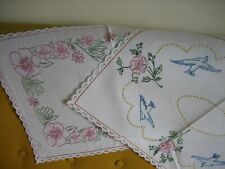Broderie ancienne 2 Napperons