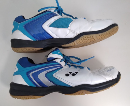 Yonex power cushion - power,