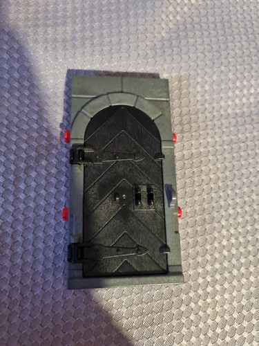 Petite porte chateau - du,