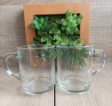 Lot 2 tasses en verre ( Verres à poignée )