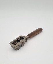 Ancien aiguiseur manuel